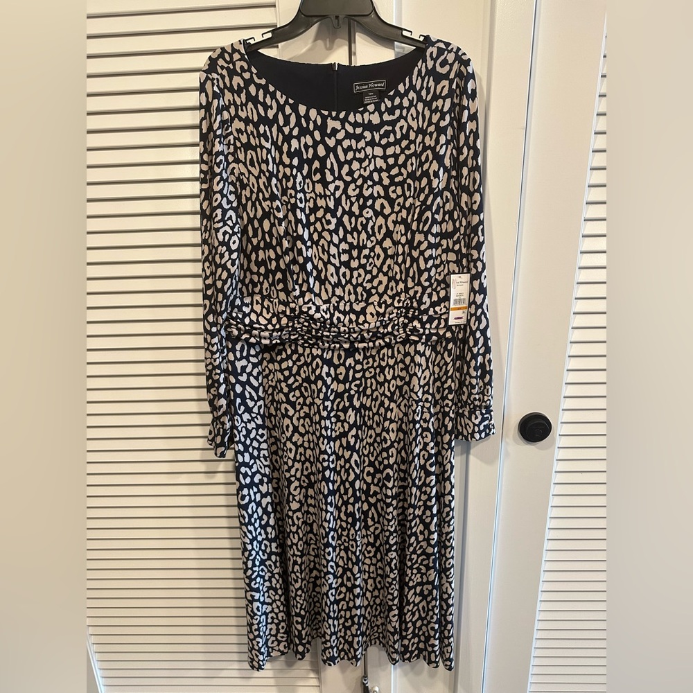 Jessica Howard Printed Long Sleeve Jersey Dress